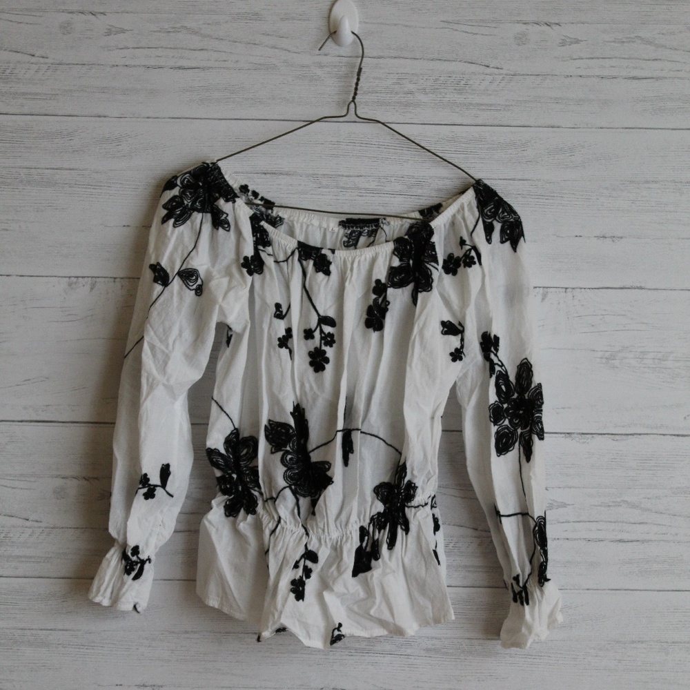 Summer off the shoulders Flower Top
